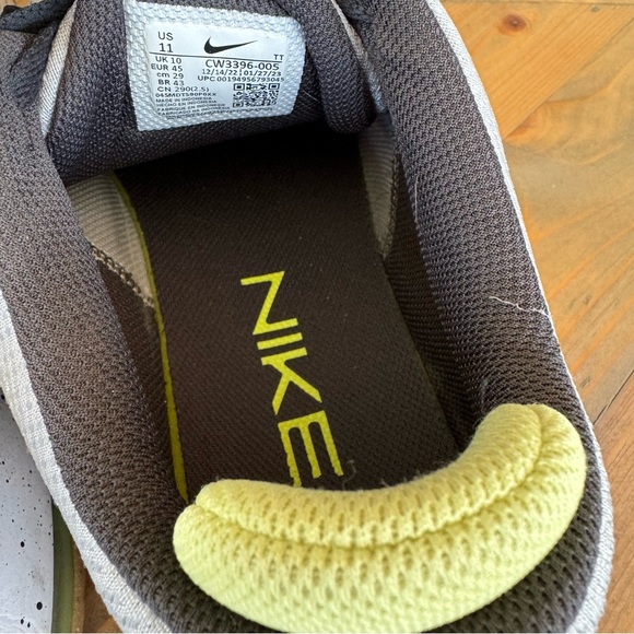 NIKE | Men’s Nike Air Sneaker Shoe - Picture 8 of 12